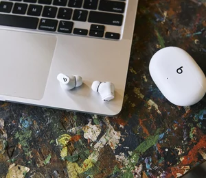 Apple : les nouveaux intras Beats dévoilés par erreur par Amazon, voilà ce que l'on sait